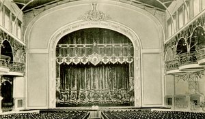 Interiörvy av teatern i Nicholas II Peoples House, St Petersburg, Ryssland, 1900-talet av Unbekannt