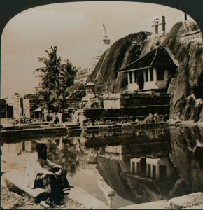 Isuruminiya, ett gammalt och pittoresk stentempel i hjärtat av Ceylon, 1907 av Unbekannt