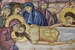 Jesus lades på den nya graven av Josef av Arimatea, detalj av mosaikkonst som skildrar begravningen av Jesus Kristus, Heliga gravskyrkan, Jerusalem, Israel av Unbekannt