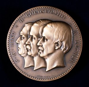 John Russell Hind, Hermann Goldschmidt och Robert Luther, astronomer, c1900 av Unbekannt