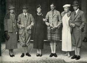 King George V, Queen Mary, Prince George, Princess Marina...på Balmoral 1934, 1951. av Unbekannt