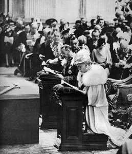 King George V och Queen Mary i St Pauls Cathedral, Silver Jubilee thanksgiving service, 1935 av Unbekannt