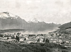 Lake Wakatipu och bergen, Queenstown, Nya Zeeland, 1895. av Unbekannt