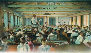 Lektorläsning för cigarrrullar, Cigarrfabriken, Havanna, Kuba, 1910-talet av Unbekannt