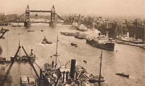London - Tower Bridge och poolen, c1910 av Unbekannt
