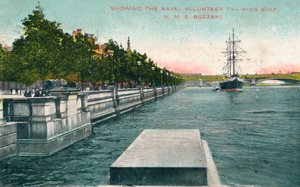 London, Thames Embankment - Visar Naval Volunteer Training Ship, H.M.S. Ormvråk, 1907 av Unbekannt