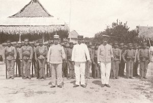 Madeira-Mamore Railway: På gränsen mellan Bolivia och Brasilien: Bolivianska officerare och soldater, 1914 av Unbekannt