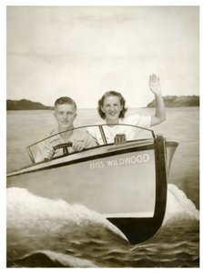 Man och kvinna i en båt som heter "Miss Wildwood" c.1940 (foto) av Unbekannt
