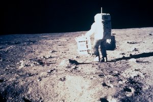 Bemannad rymdflygning, USA, Apollo 11 Apollo 11-astronaut Edwin ÔBuzzÕ Aldrin, på månen av Unbekannt