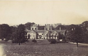 Herrgård med två torn sett från marken, 1860-talet. av Unbekannt