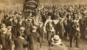 Marchers from Shoreditch, Means Test protests, Hyde Park, London, 1932, 1933 av Unbekannt