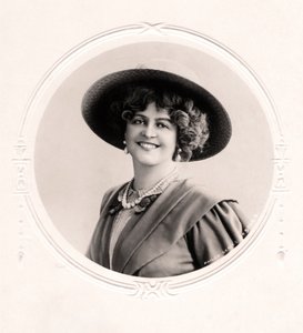 Marie Studholme 1875-1930, engelsk skådespelerska, 1909 av Unbekannt
