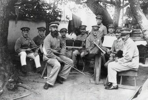 Medlemmar av en tysk Bando POW-lägerorkester i Tokushima Prefecture, ca. 1917. av Unbekannt