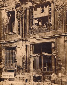 Medlemmar av Peoples Marine Division på balkongen i City Palace, december 1918, 1918, 193 av Unbekannt