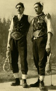 Män i traditionell klädsel, Mühlviertel, Oberösterreich, c1935. av Unbekannt