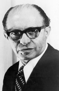 Menachem Begin 1913-1992, polskfödd israelisk statsman, 1978 av Unbekannt
