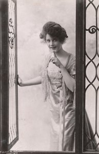 Miss Billie Burke, 1884-1970, c1930. av Unbekannt