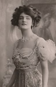 Miss Lily Elsie, 1886-1962, The Merry Widow., c1930. av Unbekannt