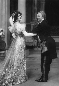 Miss Lily Elsie och Mr George Graves i The Merry Widow, 1900-talet av Unbekannt