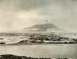 Mount Erebus i utbrott den 14 juni 1908, 1909 av Unbekannt