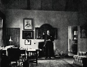 Mr Churchill i hans studie i Westerham, 1930-talet, 1945. av Unbekannt