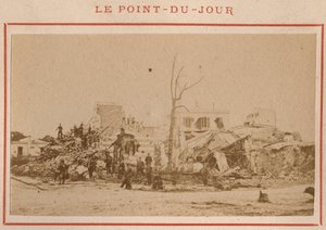 Paris kommun (1871): utsikt över ruinerna i distriktet Point-du-Jour i Paris i maj 1871. Fotografi av Pierre Pepetit. Tryck på kartong, Dim. 9x5,4 cm av Unbekannt