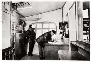 Navigationsrum, Zeppelin LZ 127 Graf Zeppelin, 1933 av Unbekannt