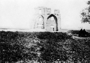 Gammal ruin på stranden av floden Tigris, Mosul, Mesopotamien, 1918 av Unbekannt