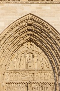 Paris Notre Dame katedral västra flygeln: Saint Anne