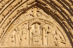 Paris Notre Dame katedral västra flygeln: Saint Anne