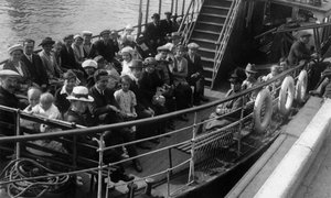 Passagerare ombord på en båt, Bournemouth, Dorset, 1921 av Unbekannt