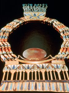 Pectoral från Tutankhamons grav, 1300-talet f.Kr av Unbekannt