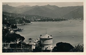 Portofino - Castello Brown och Panorama av Tigullio-bukten, c1900. av Unbekannt