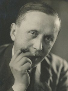 Porträtt av Karel Capek 1890-1938, ca. 1930. av Unbekannt