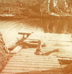 Post på flodstranden, Diksmuide, Belgien c1914-c1918 av Unbekannt