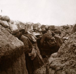 Förbereder sig för attack, Arne, norra Frankrike, c1914-c1918 av Unbekannt