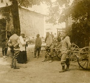 Präst säger mässa i det fria, c1914-c1918 av Unbekannt