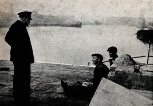Premiärminister och män på gatan, 1940-talet, 1945. av Unbekannt