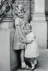 Prinsessorna Elizabeth och Margaret Rose, 1932, 1937 av Unbekannt