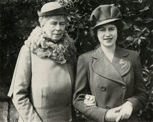 Drottning Mary med prinsessan Elizabeth, april 1944, 1951. av Unbekannt