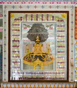 Rikt dekorerade religiösa konstverk i ett rum i 1800-talets Patwon ki Haveli herrgård, Jaisalmer, Rajasthan, Indien (foto) av Unbekannt