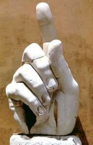 Höger hand från en kolossal staty av kejsar Konstantin, 330 e.Kr av Unbekannt