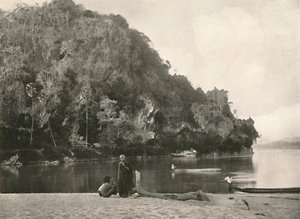 River Scene - The Second Defile, nära Bhamo, 1900. av Unbekannt