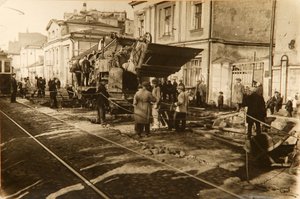 Vägarbeten på Tverskaya Street, Moskva, USSR, 1920-talet av Unbekannt