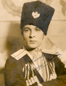 Rudolph Valentino 1895-1926, italiensk skådespelare, ca 1920-talet av Unbekannt