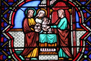 Heliga hjärtats kyrka. Fönster i målat glas. Presentationen av Jesus vid templet, 20160604, Moulins, Frankrike av Unbekannt