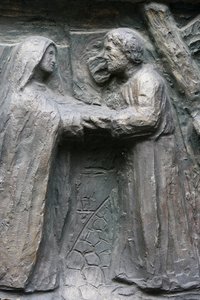 Saint-Pierre de Montmartre kyrka: Notre Dame dörrskulptur: Jesus möter sin mor på Via Dolorosa, Paris, Frankrike av Unbekannt