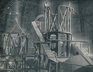 Sektion för sektion monterar Hookers-cylinderns enorma stålram, c1935 av Unbekannt