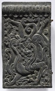 Sektion av en kistplattform: Dragon, 550-577. av Unbekannt