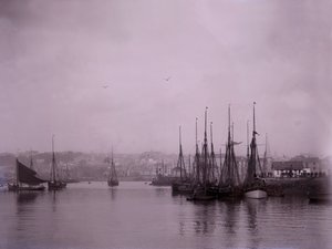 Fartyg i hamnen i Plymouth i Devon. av Unbekannt